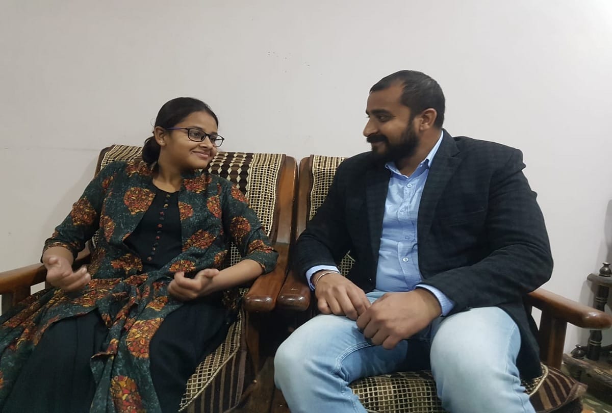 National Girl Child Day Beautiful pictures taken with daughters on workplace in delhi ncr