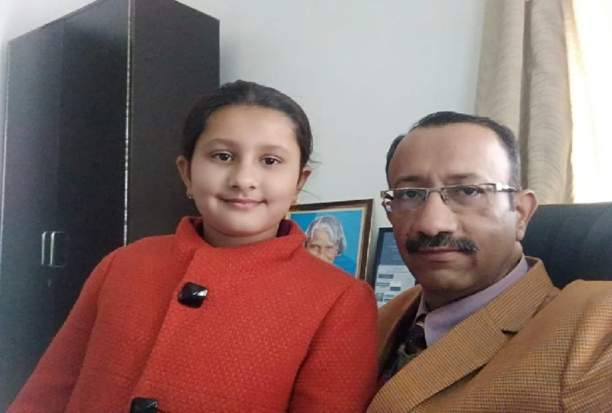 Meerut, national girls day, daughter's selfie with parents at workplace in West UP