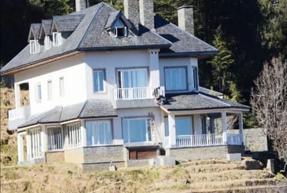 Priyanka Gandhi home chharabra in shimla architect by Alam Chand and Bhag Singh