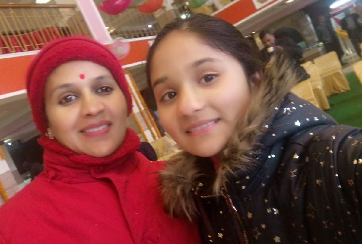 National Girls Day Selfie With Daughter At Workplace in Shimla