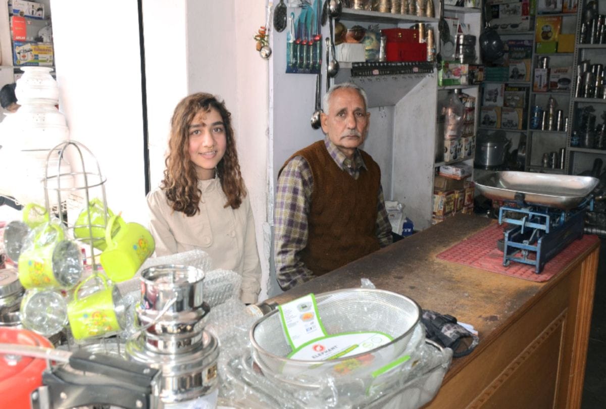 national girl child day: daughters selfie at workplace in himachal pradesh