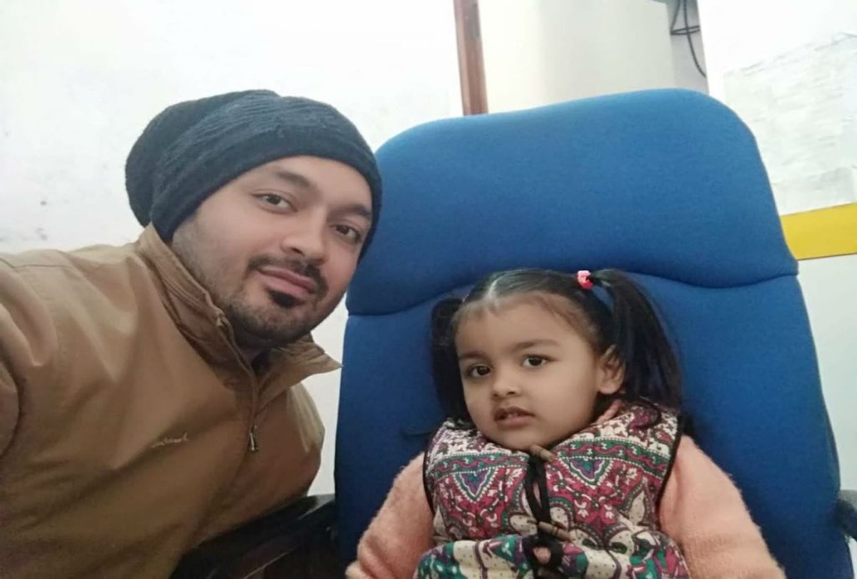 national girls day selfie with daughter at workplace in agra