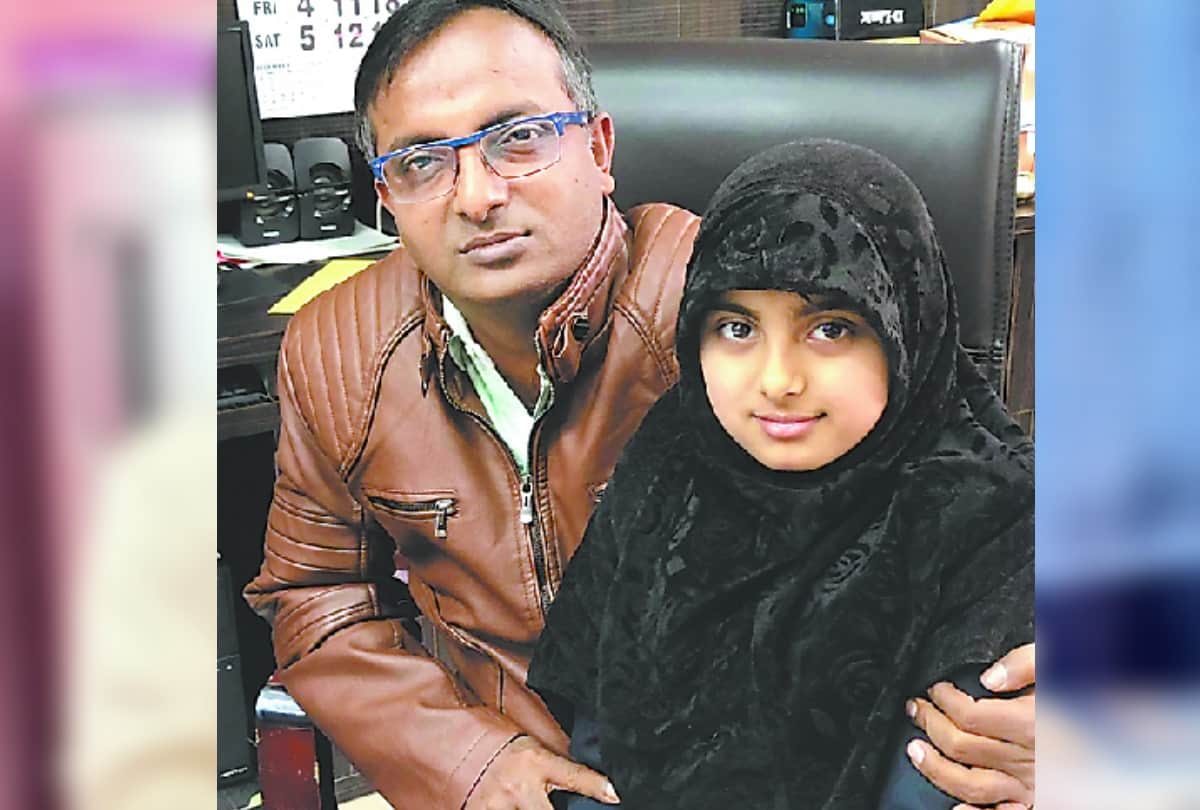 Amar Ujala campaign share Selfie with daughters at work on National Girl Child Day prayagraj