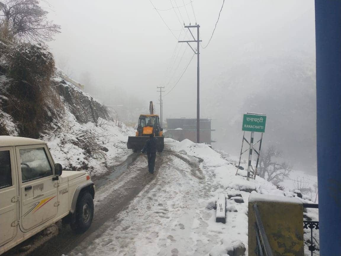 snowfall and rain continue second day in uttarakhand