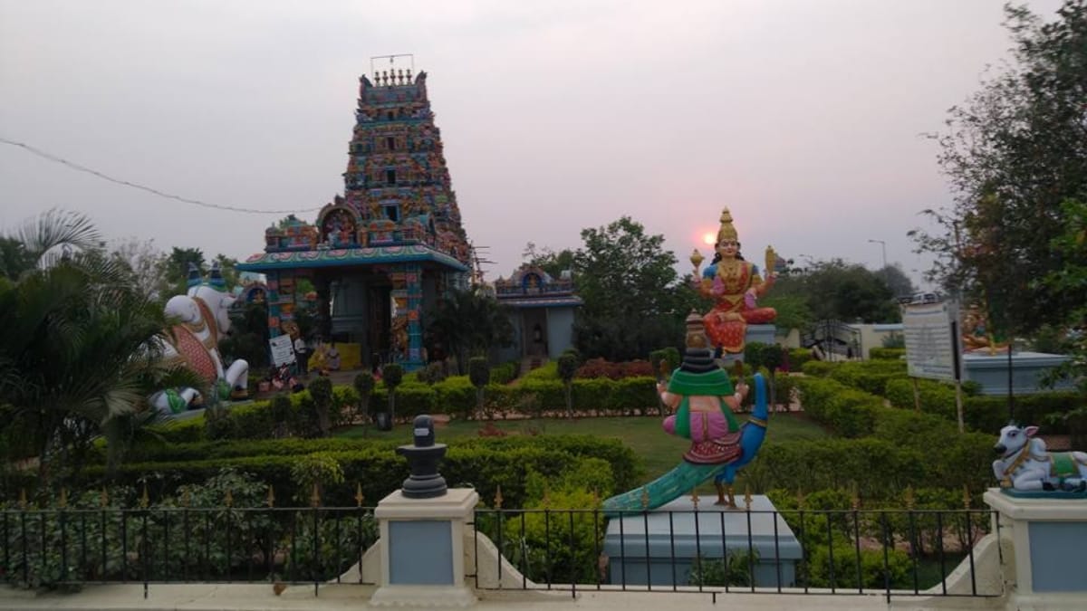 lord Ganesha kanipakam temple in Chittoor is miracle his size increase everyday and disabled healed