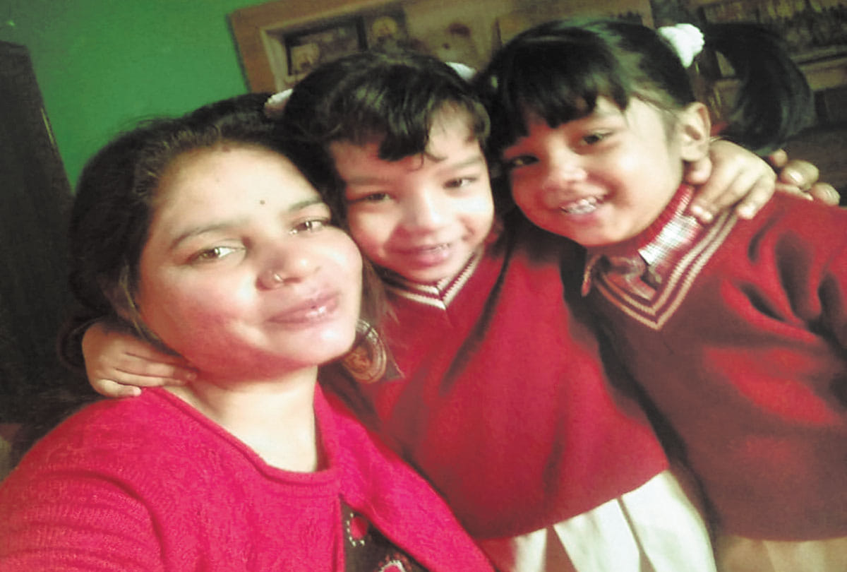 national girls day share selfie with daughter at workplace in jammu kashmir