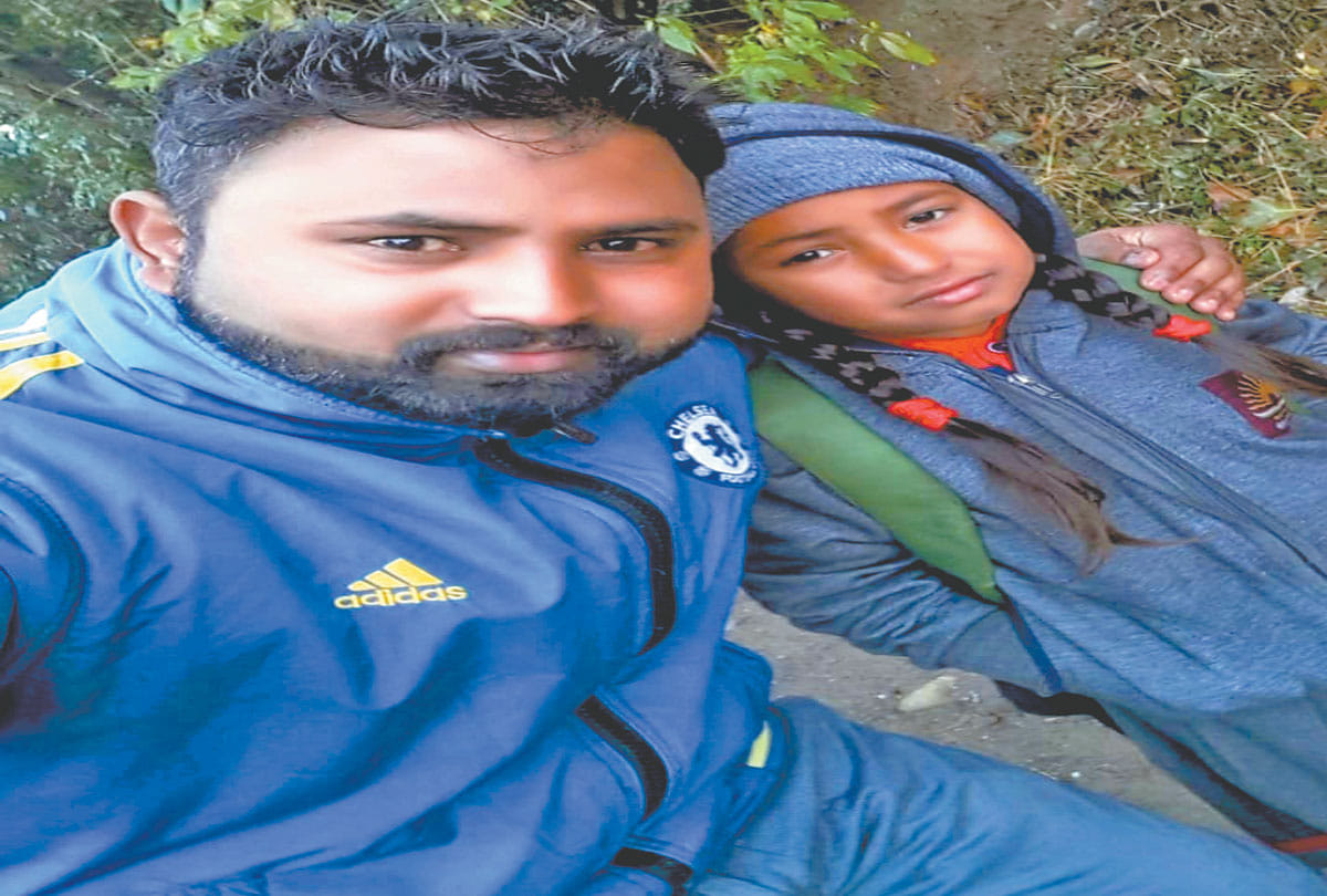 national girls day share selfie with daughter at workplace in jammu kashmir