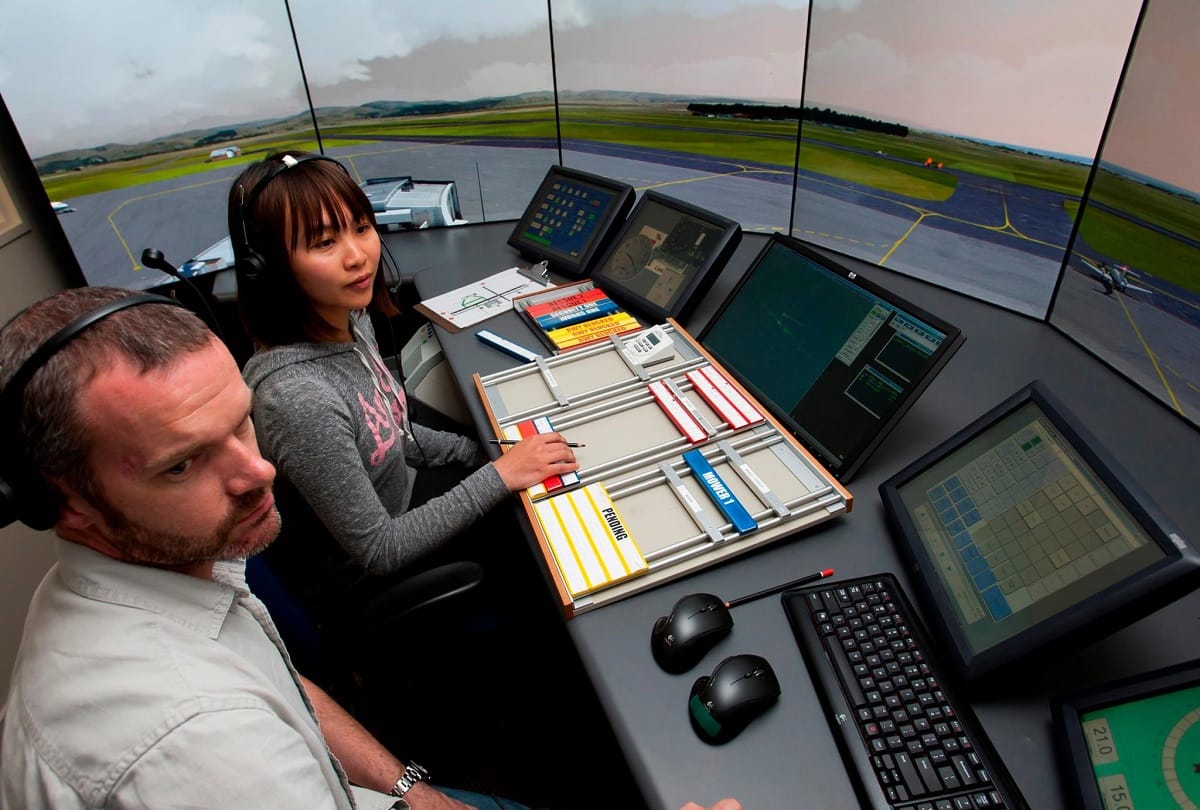 New zealand Air Traffic Controller Jobs only 4 days work company gives millions