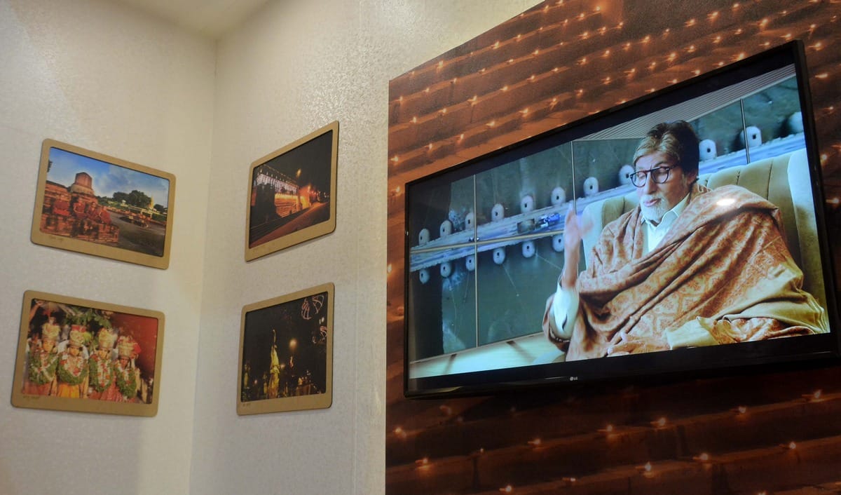 NRI visits to prayagraj kumbh Mela 2019 digital journey from varanasi