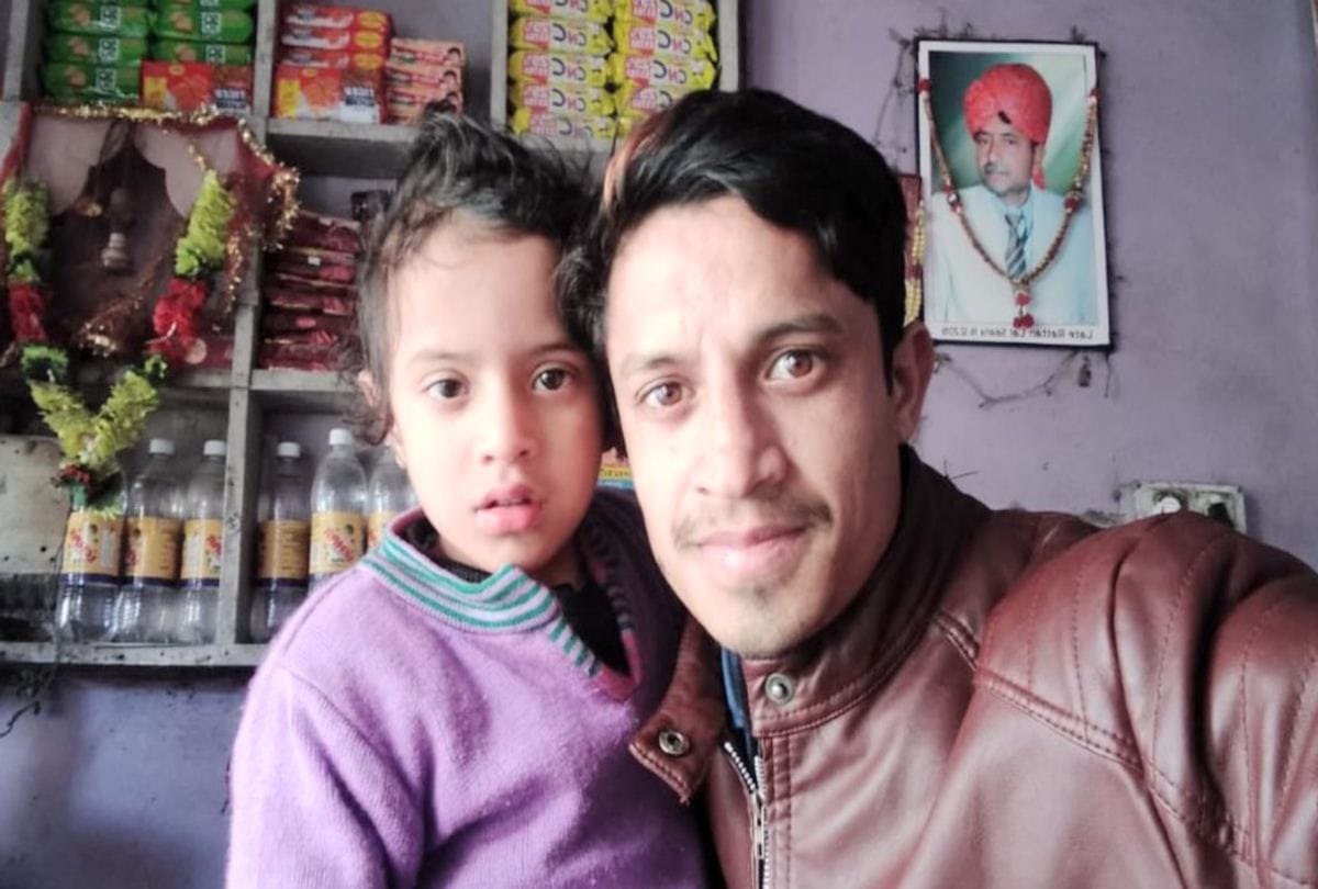 national girl child day: pics of daughters selfie at workplace in himachal pradesh