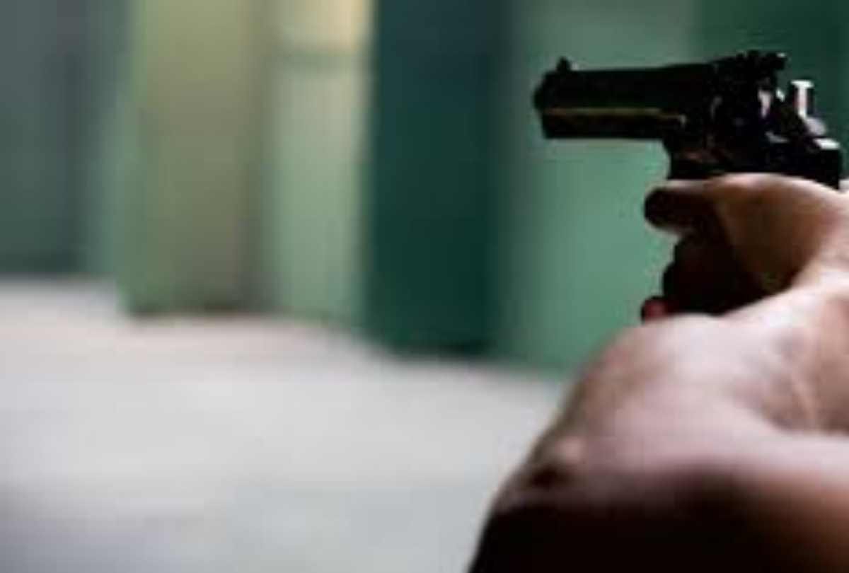 firing in ghaziabad on Councilor