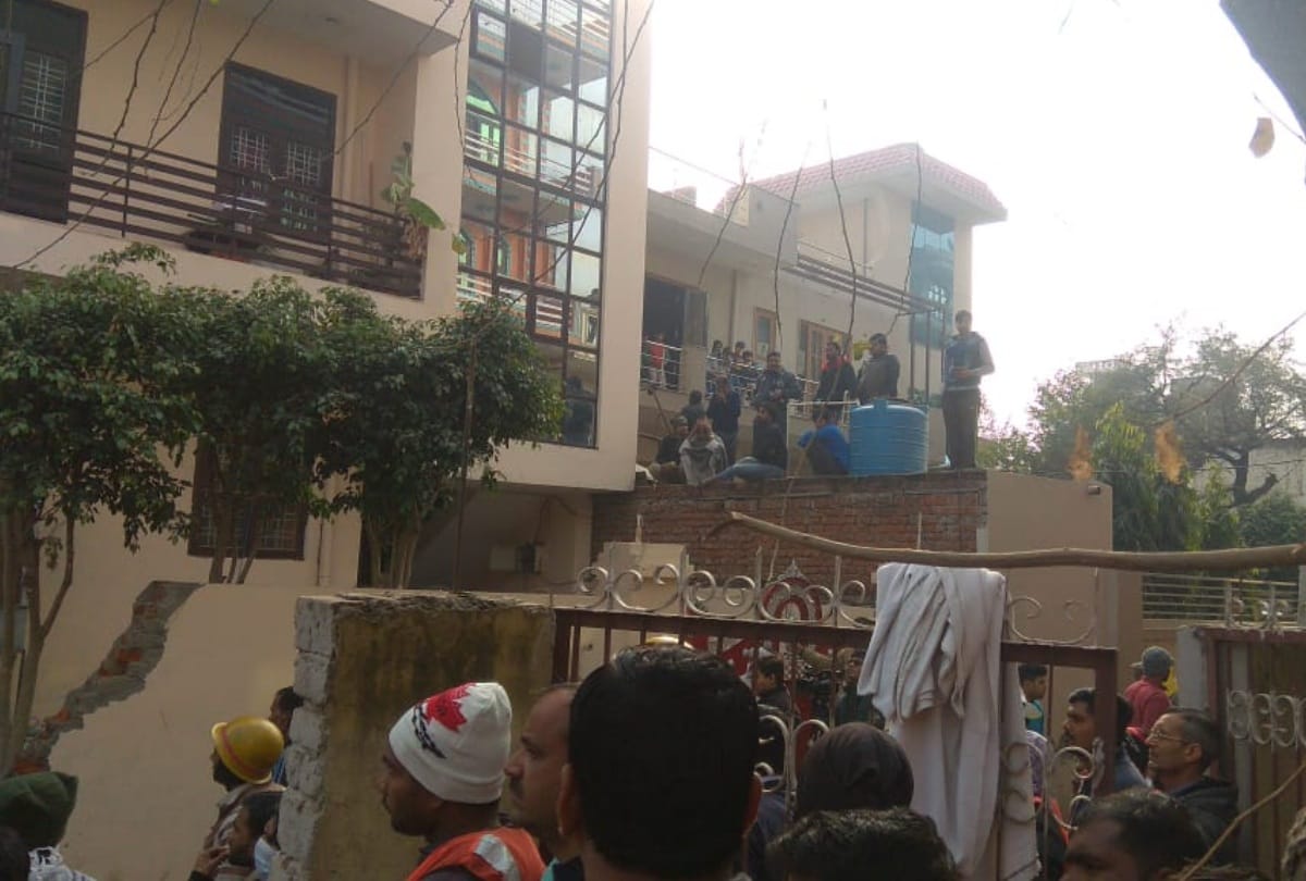 gurugram four storey building collapse 7 fear to trap under debri see in photos