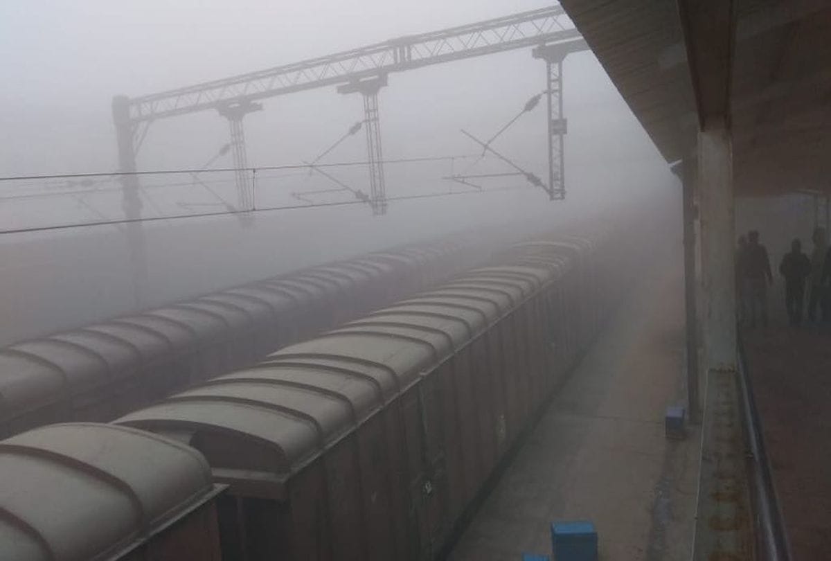 train late due to late at gorakhpur