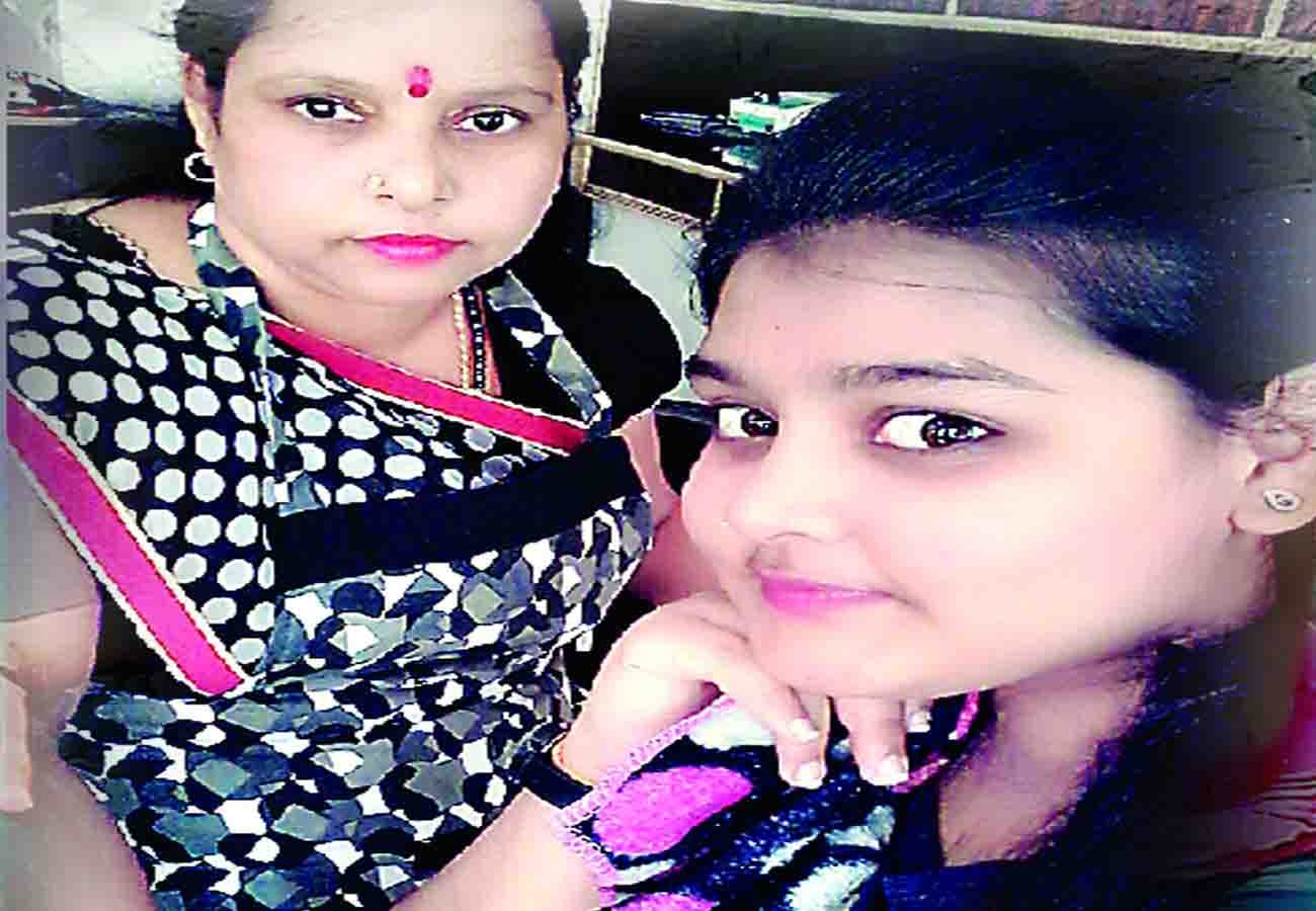 National girls day share selfie with cute daughter at workplace