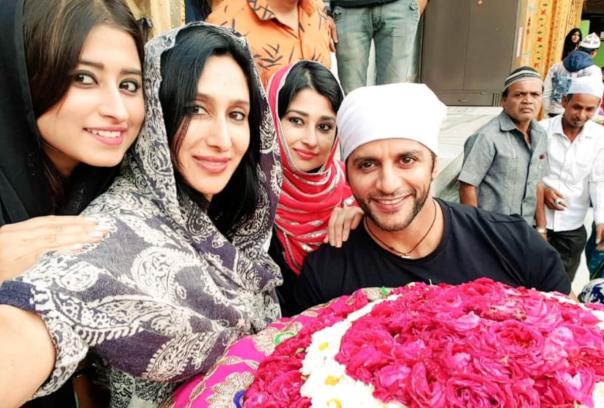 karanvir bohra gave money to sweeper people troll him