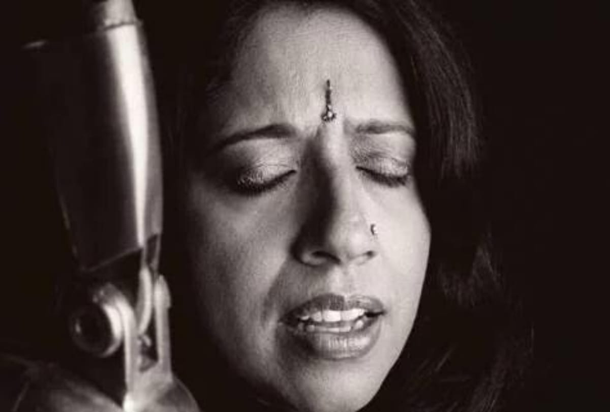 after sonu nigam now ila arun abhijeet bhattacharya and these singers takes music mafia