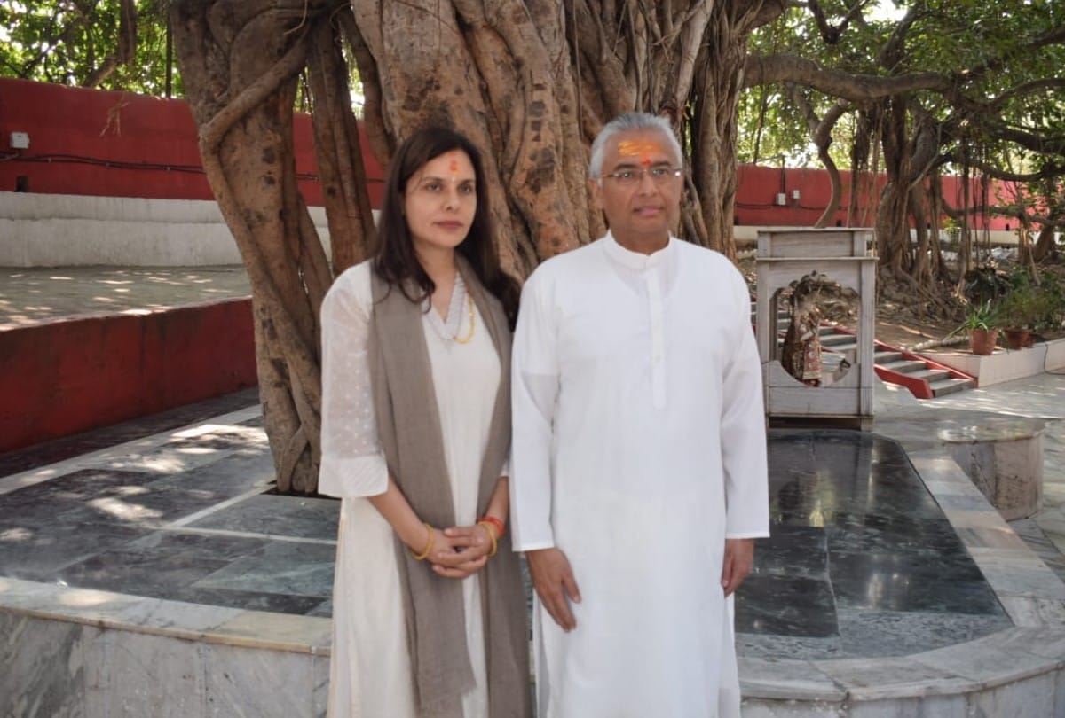Mauritius PM and his wife In Prayagraj Kumbh Mela 2019