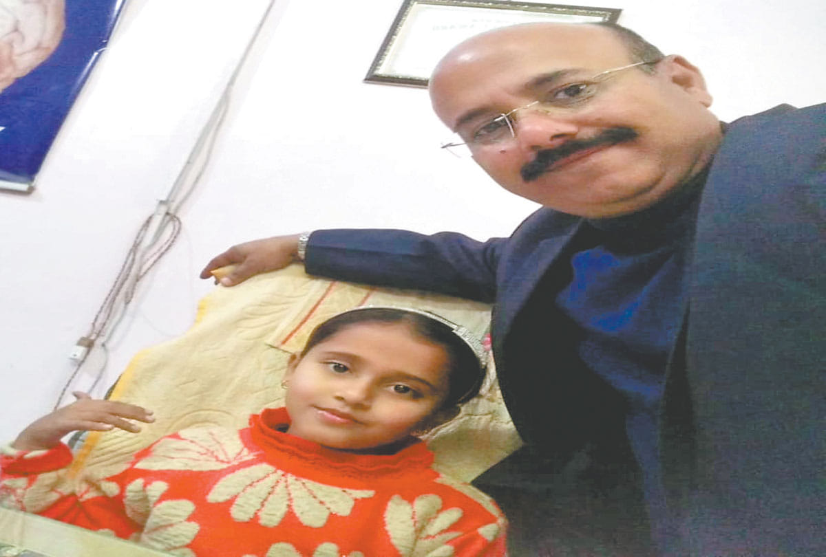 national girls day share selfie with daughter at workplace in jammu kashmir
