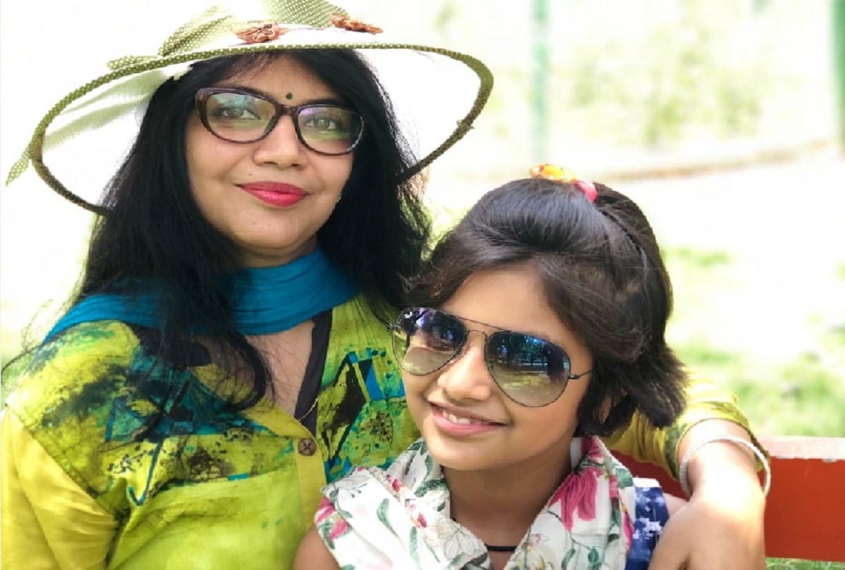 Shamli, National Girl Child Day daughters selfie with parents at workplace in UP