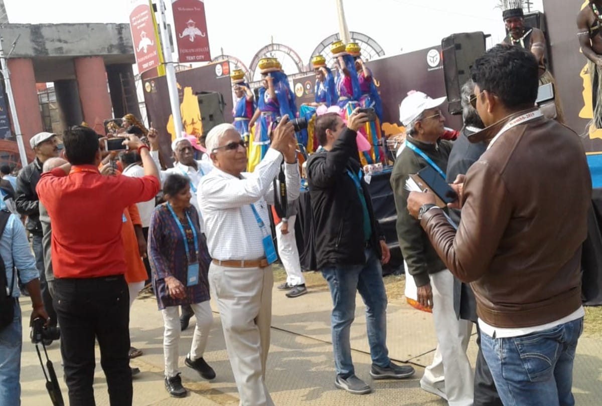 Kumbh Mela 2019 NRI visit to sangam for Kumbh snan in prayagraj