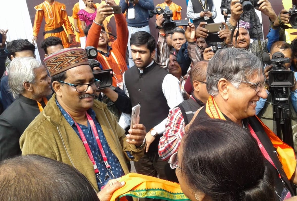 Kumbh Mela 2019 NRI visit to sangam for Kumbh snan in prayagraj