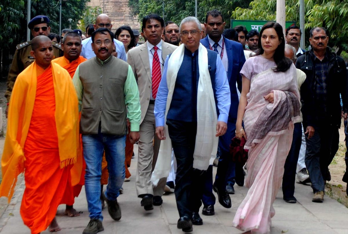 Pravind jagannath visited in sarnath with another migrants