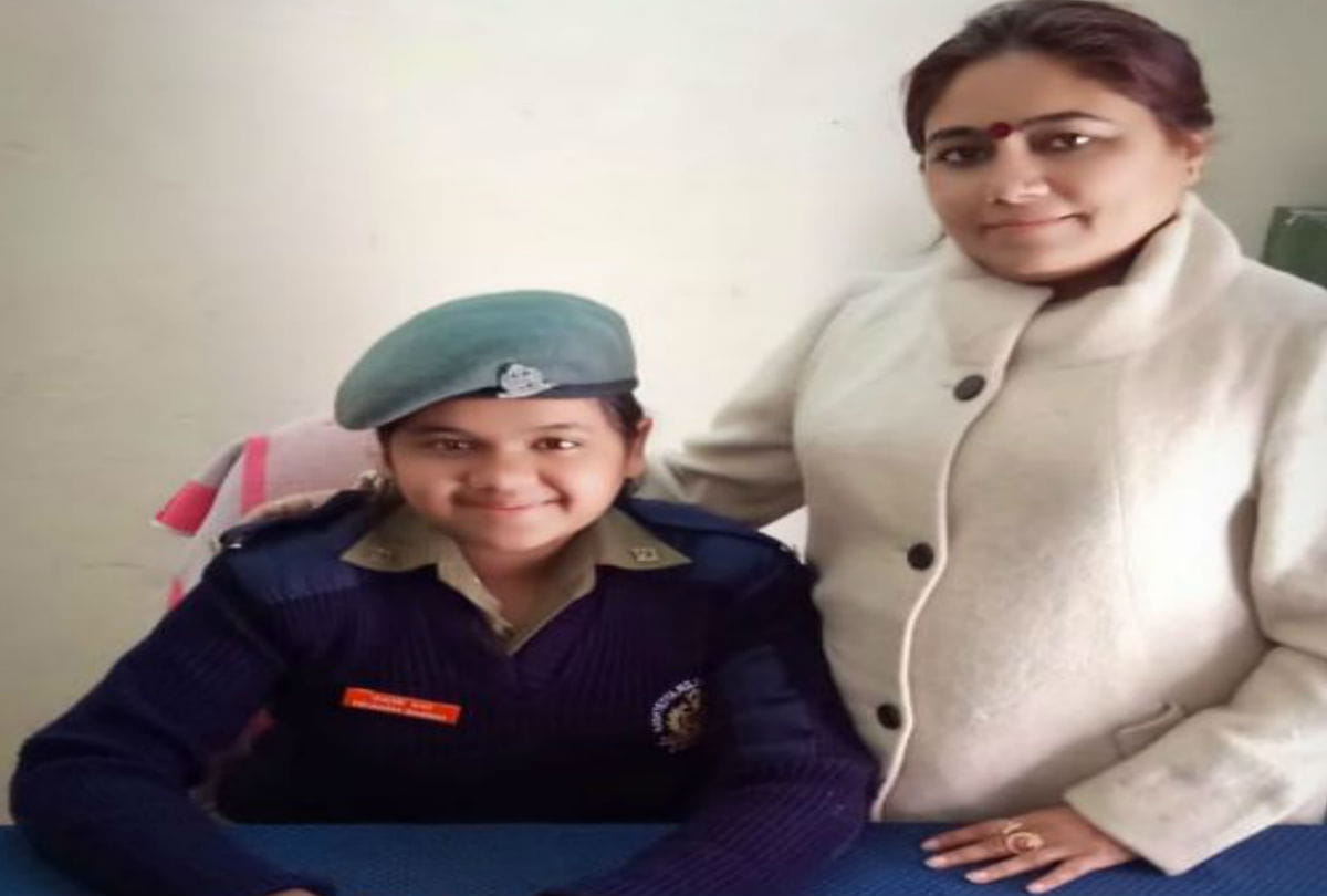 national girls day selfie with daughter at workplace in braj