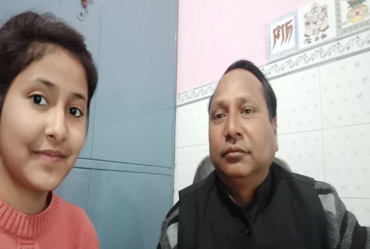 national girls day selfie with daughter at workplace in braj