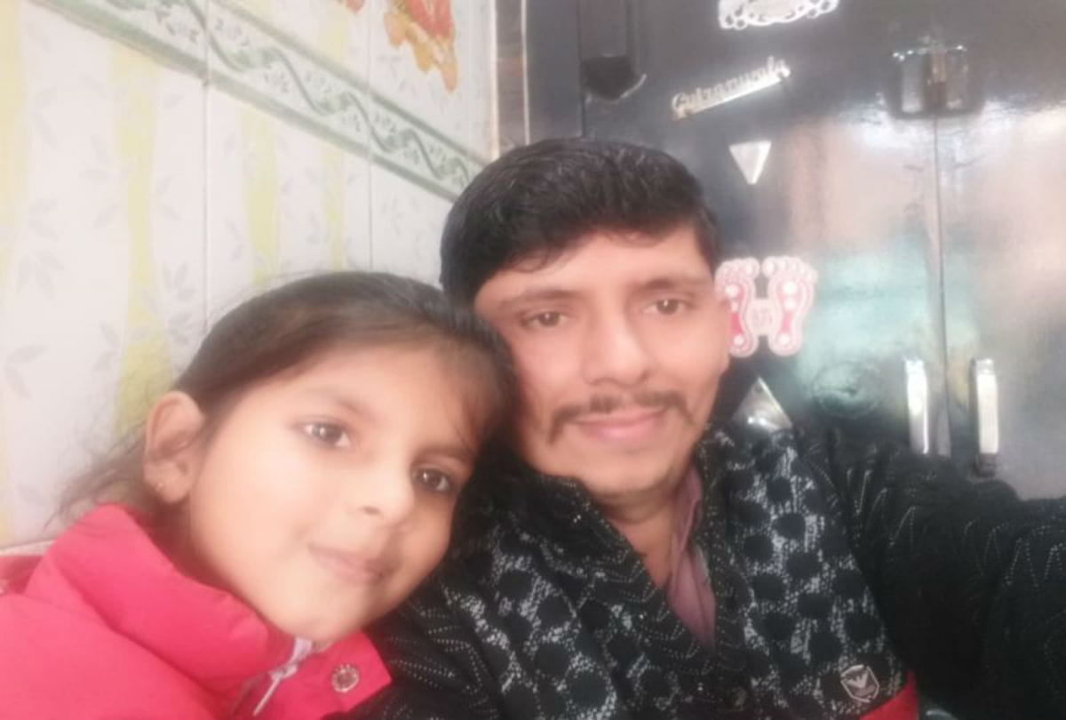 national girls day selfie with daughter at workplace in braj