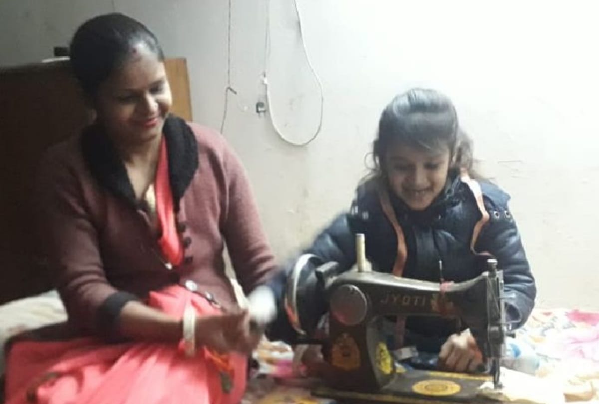 national girls child day delhi parents takes selfie with daughters at work place and other