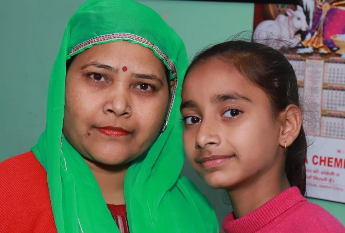 national girls child day selfie of faridabad parents with daughters