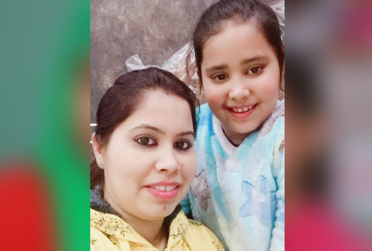 national girls child day selfie of faridabad parents with daughters