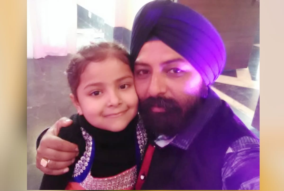 national girls child day selfie of faridabad parents with daughters