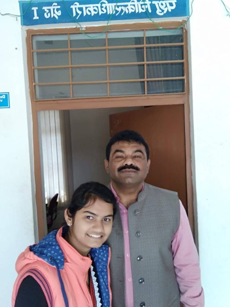 national girls day 2019 selfie with daughter at workplace from uttarakhand