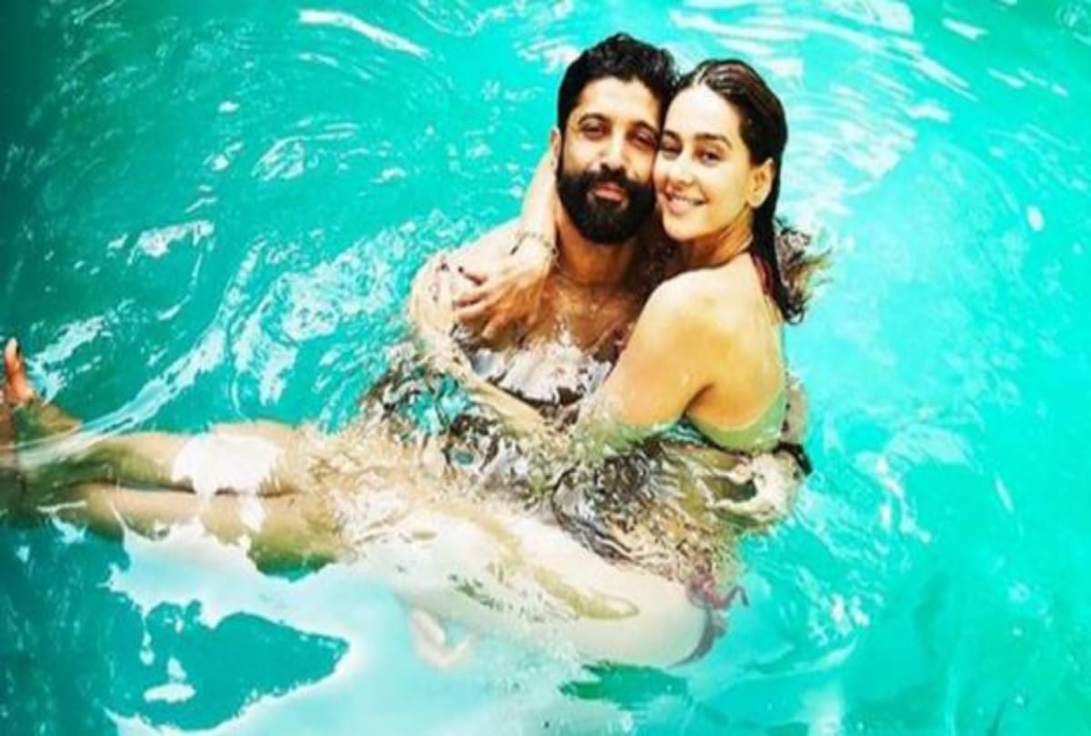 Farhan Akhtar shared romantice poetry for girlfriend Shibani Dandekar in Valentines Day Week