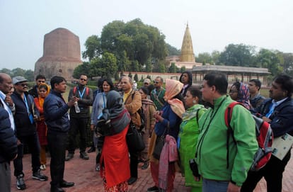 Pravind jagannath visited in sarnath with another migrants