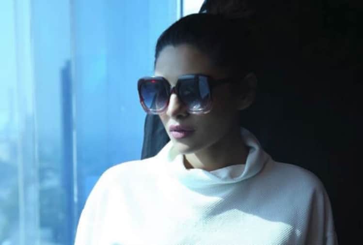 after salman khan here a pakistan tv actress model images looks like priyanka chopra