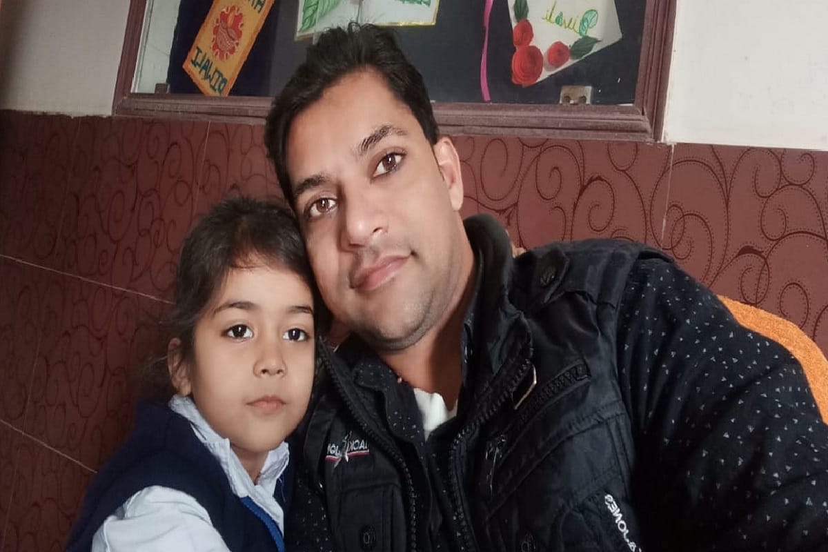 Meerut, Daughters at the workplace selfie with parents in UP