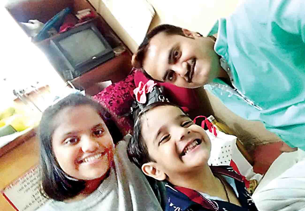 National girls day share selfie with your daughter at workplace