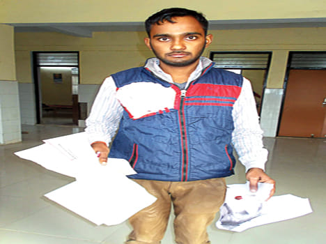 Doctor-staff assault on delay in postmortem