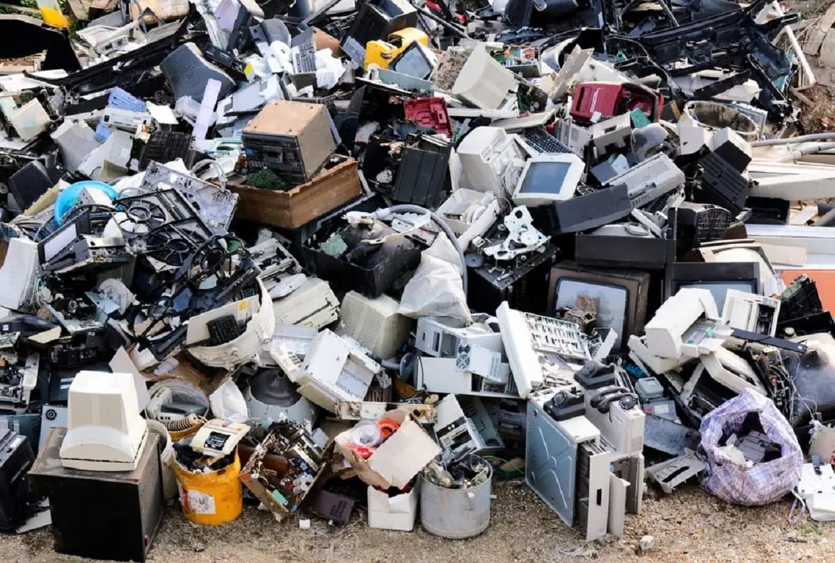 E-waste over the weight of the total planes so far