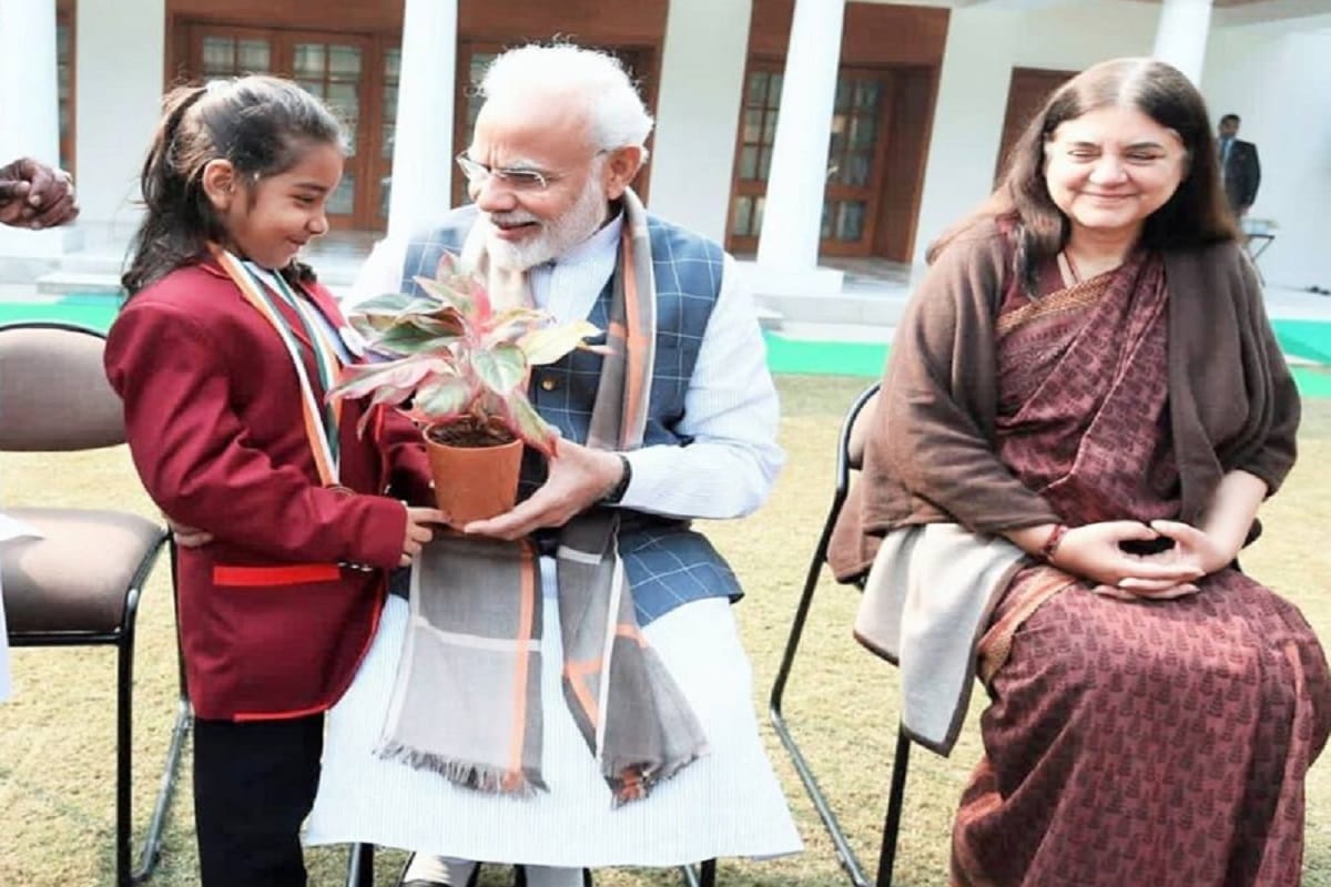 Meerut, Eiha Dixit plantes plants to save the environment and, inspire people