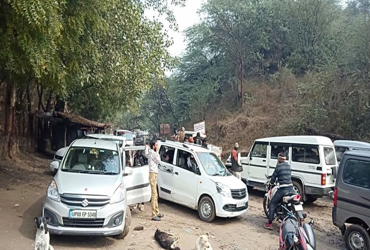 weather change hail falls with rain in Agra zone