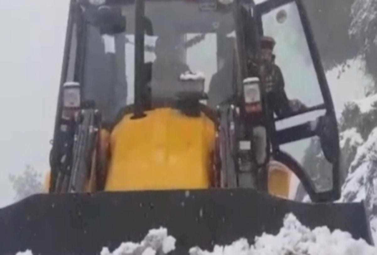 himachal assembly deputy speaker hansraj reached chamba on jcb for republic day function