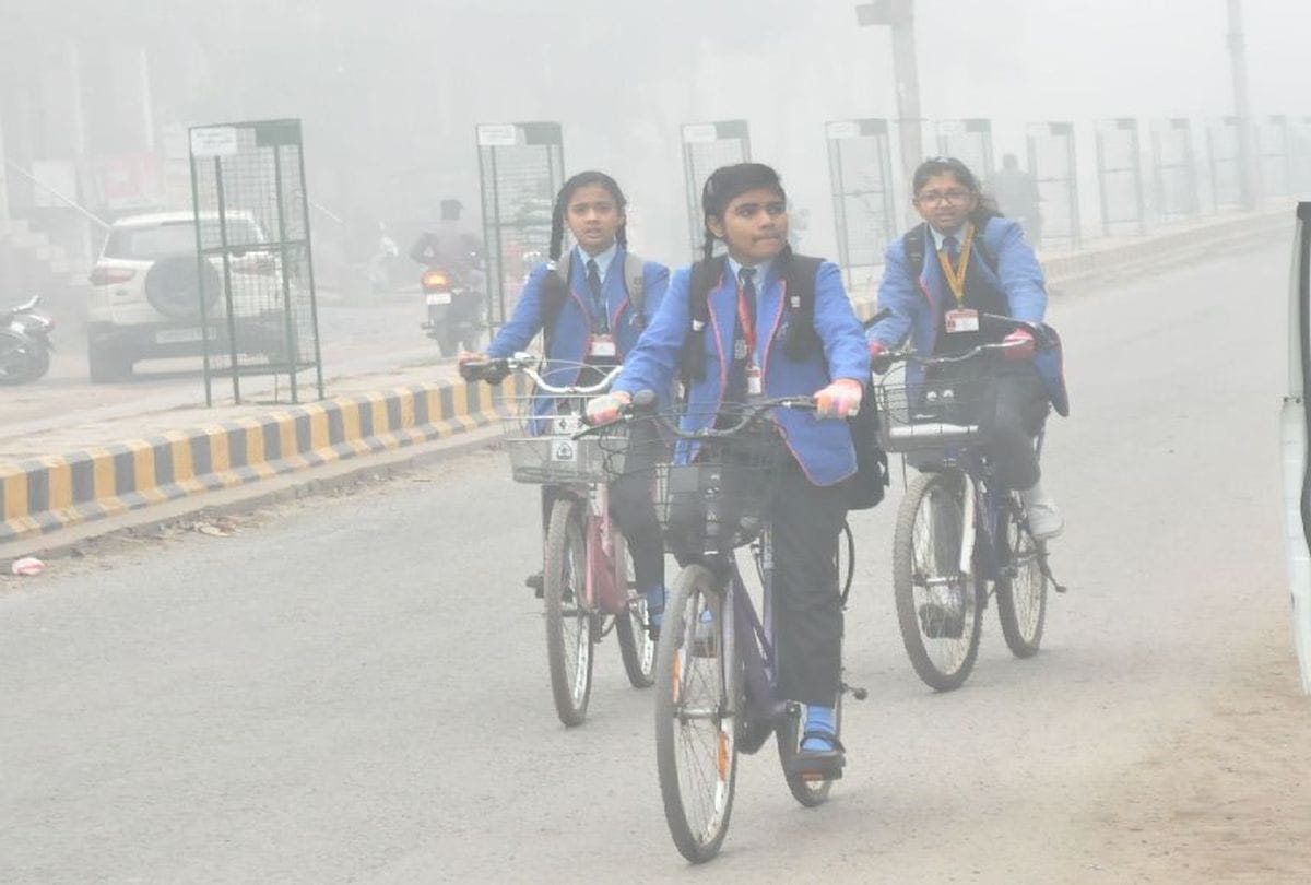 weather change hail falls with rain in Agra zone