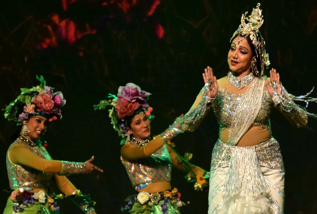 Hema Malini dance on Pravasi Bharatiya Divas in Kumbh Mela 2019