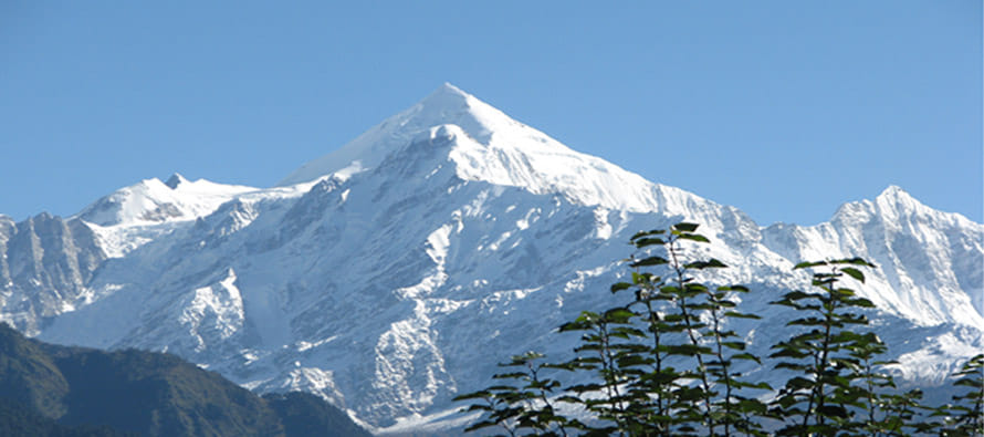 this hill station is favorite destination of bangali and delhi tourists