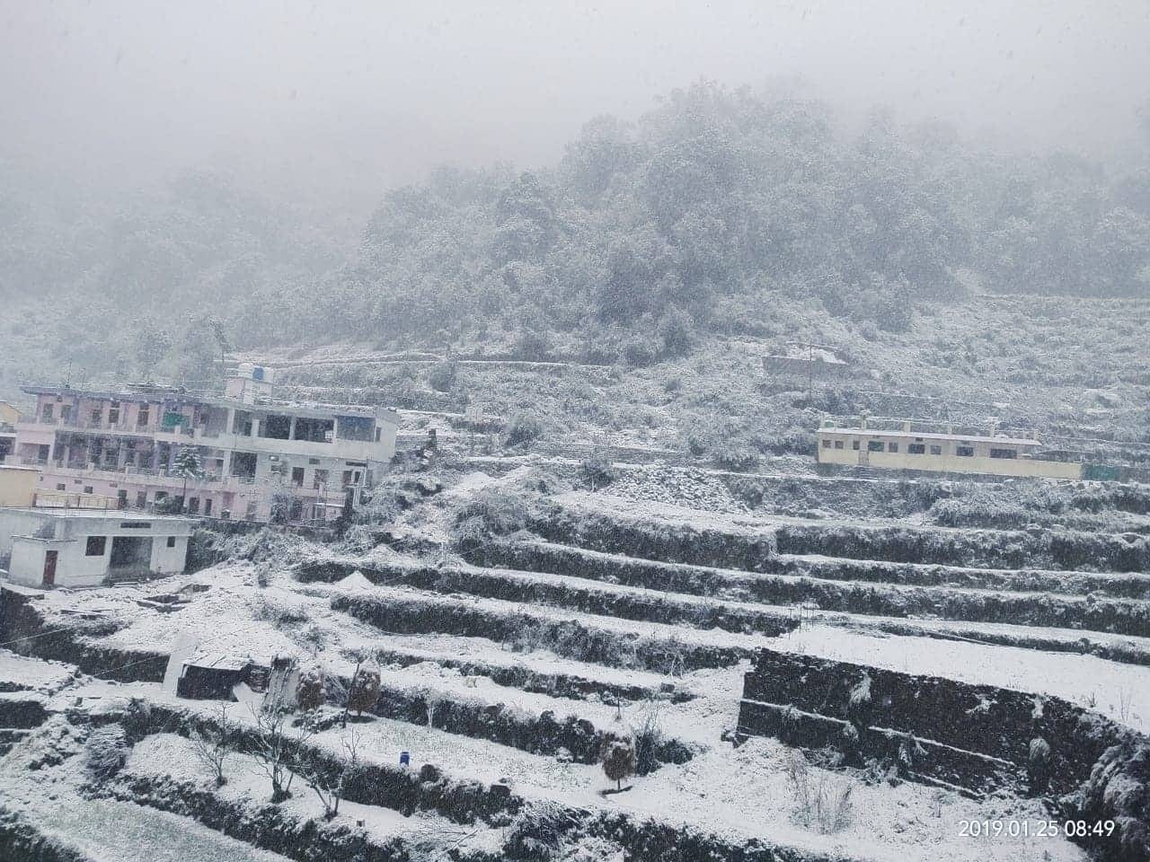 this hill station is favorite destination of bangali and delhi tourists