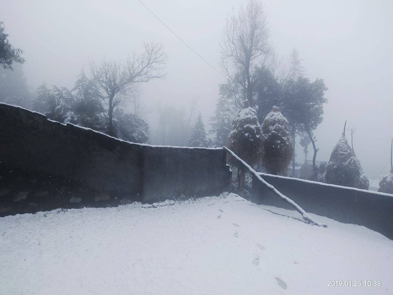 this hill station is favorite destination of bangali and delhi tourists