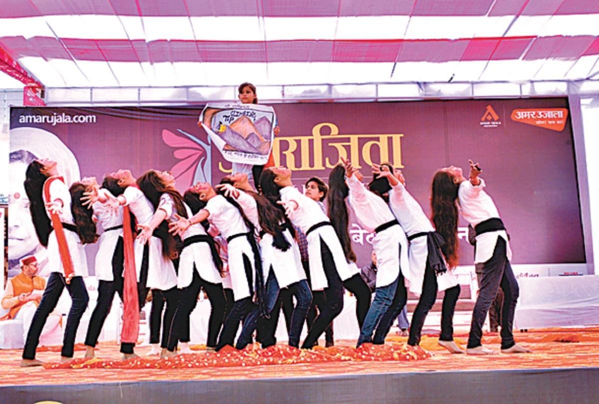 more than thirteen thousand crowd take a oath for girls and women safety on national girl child day